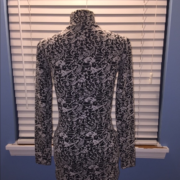 CUSTOM-MADE - Picture 2 of 3